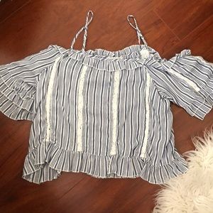 AMERICAN EAGLE off the shoulder top